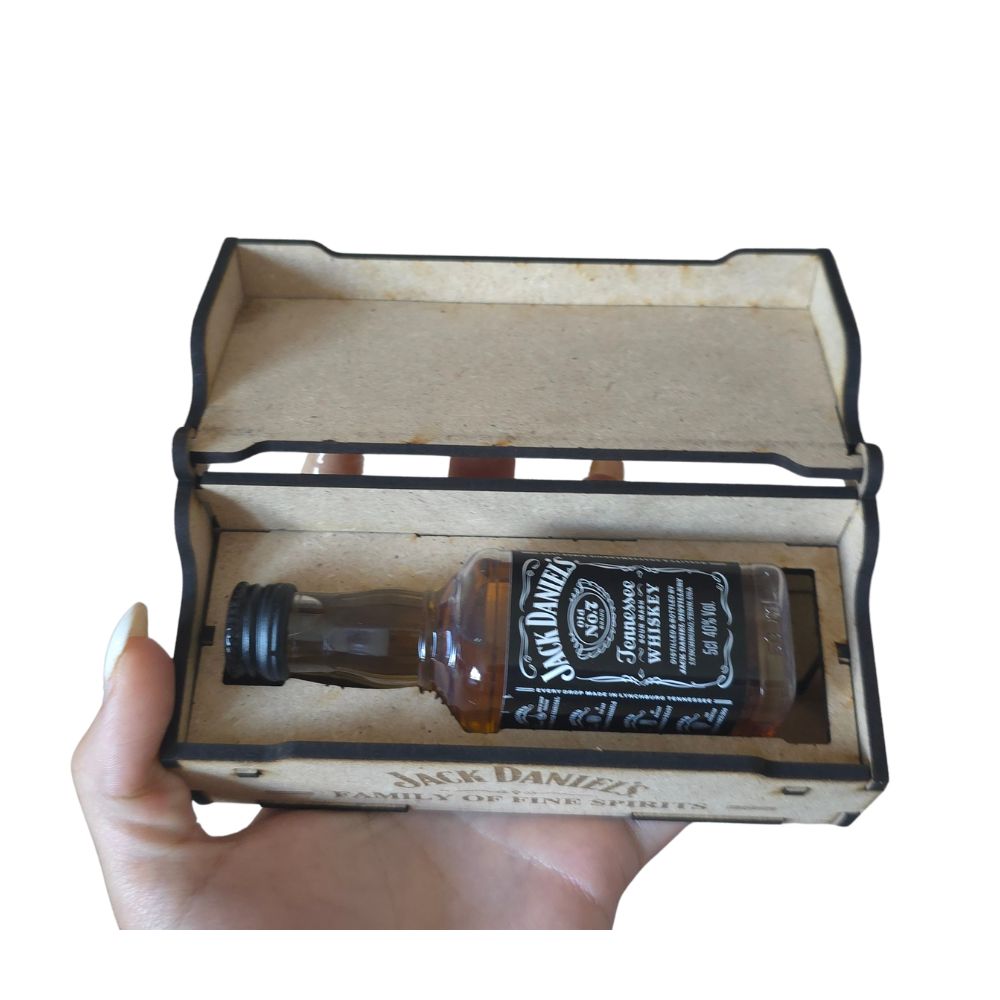 Poklon kutija Jack Daniel’s – personalizirana graviranjem