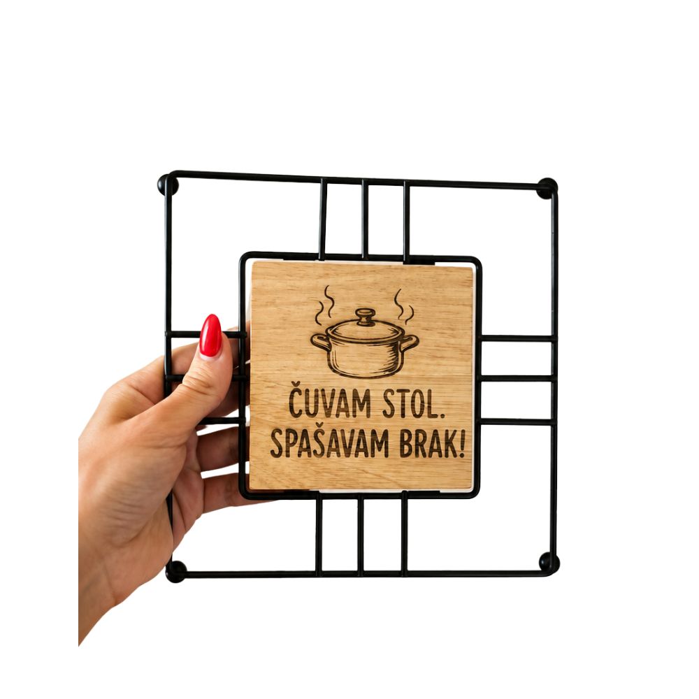 Personalizirani podmetač za lonce od bambusa s metalom – 18 × 18 cm